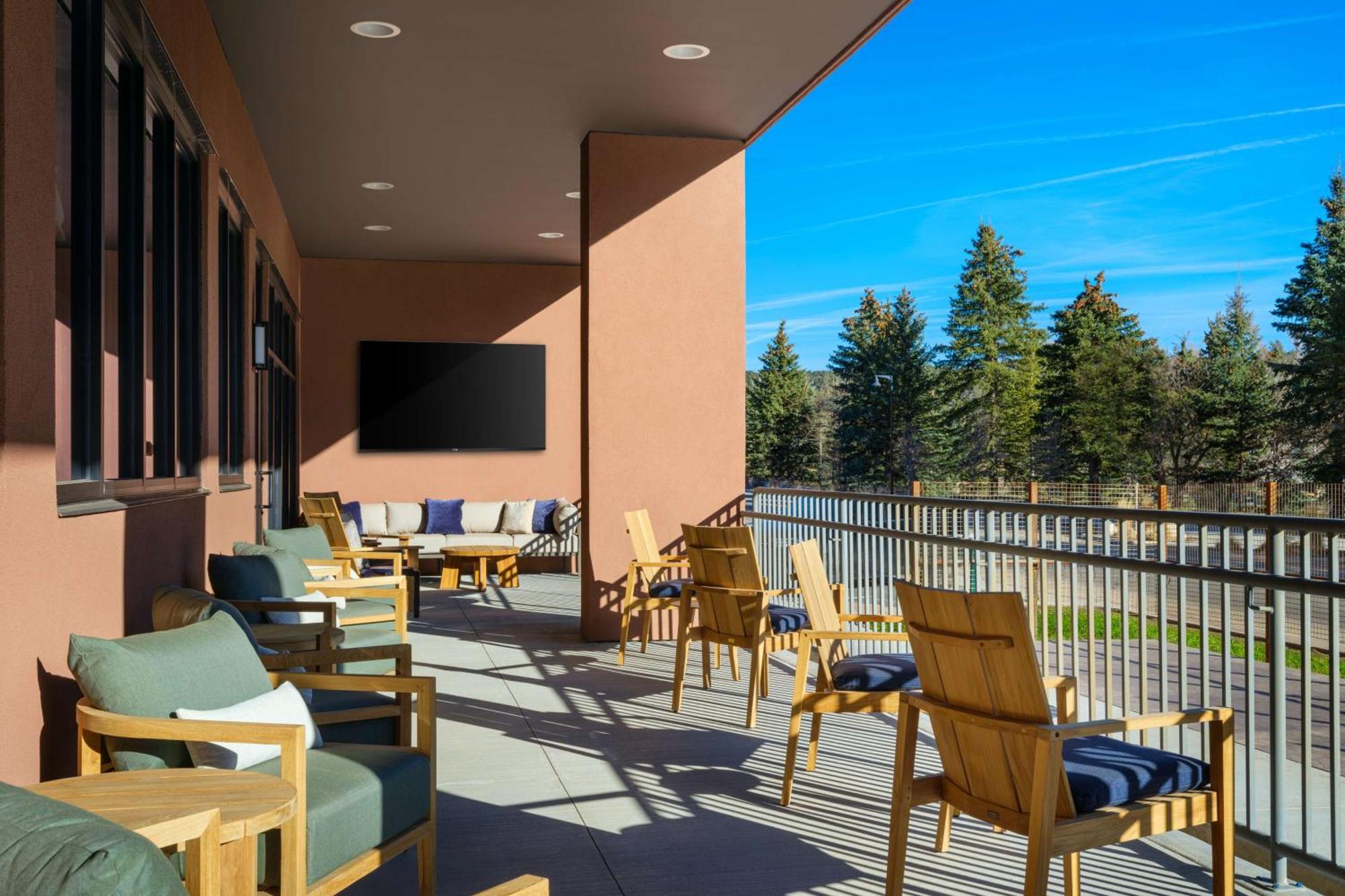 The Hoffmann Hotel Basalt Aspen Tapestry Collection Hilton Bagian luar foto