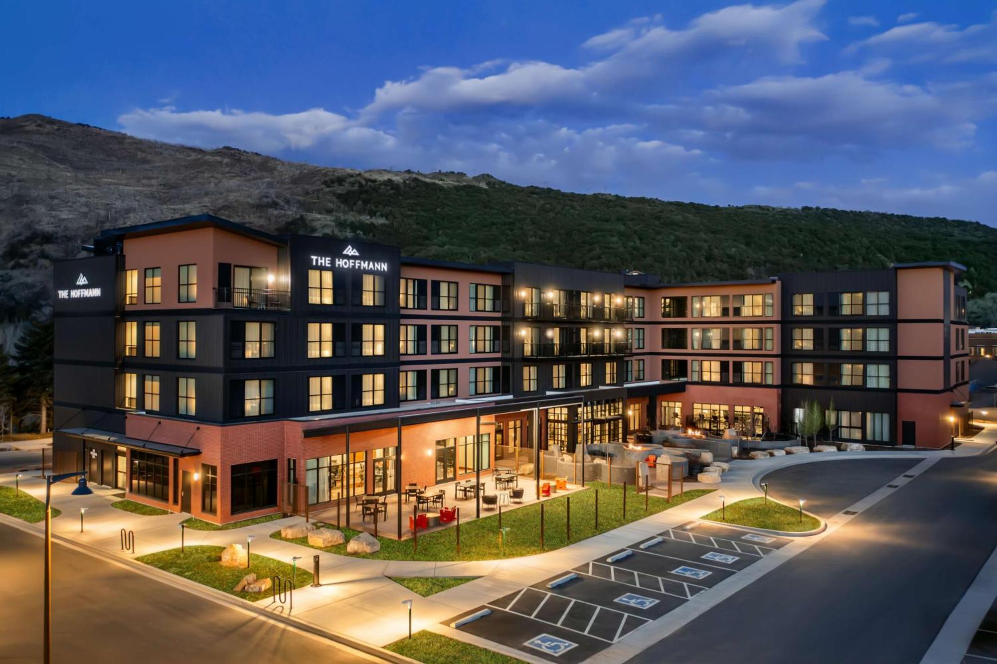 The Hoffmann Hotel Basalt Aspen Tapestry Collection Hilton Bagian luar foto